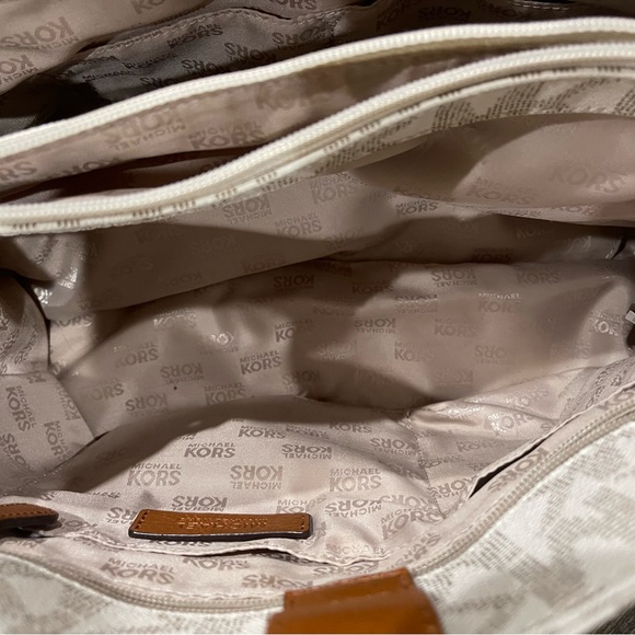 Michael Kors Vanilla and Brown Satchel with matching Wallet - Picture 8 of 11